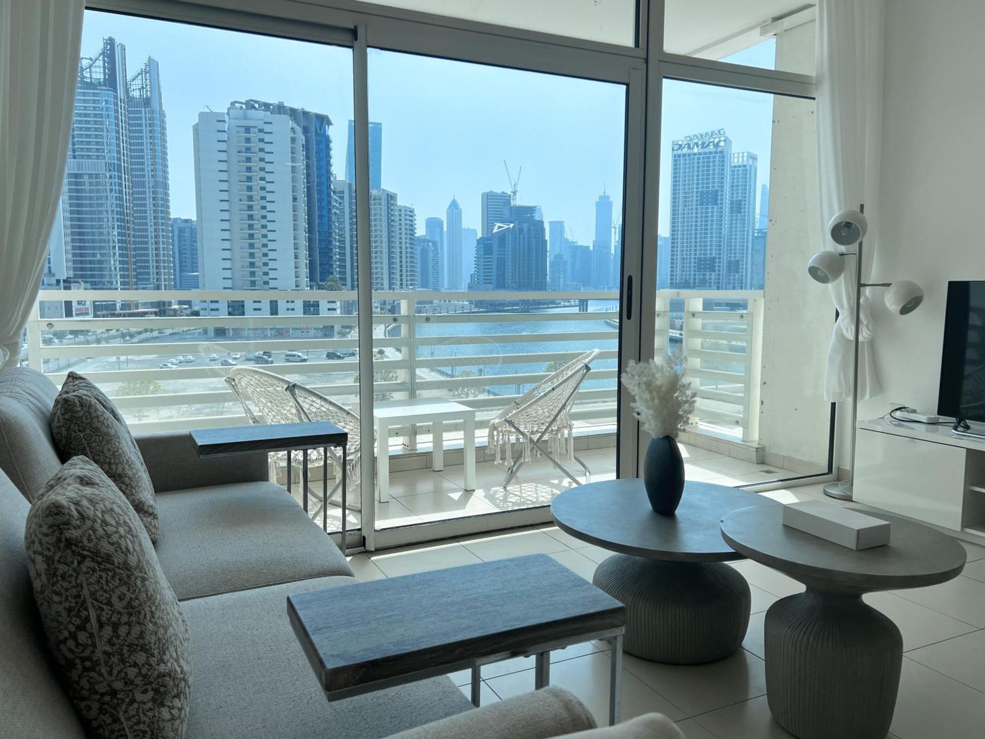 Apartment 1br With Full Canal View - Down Town