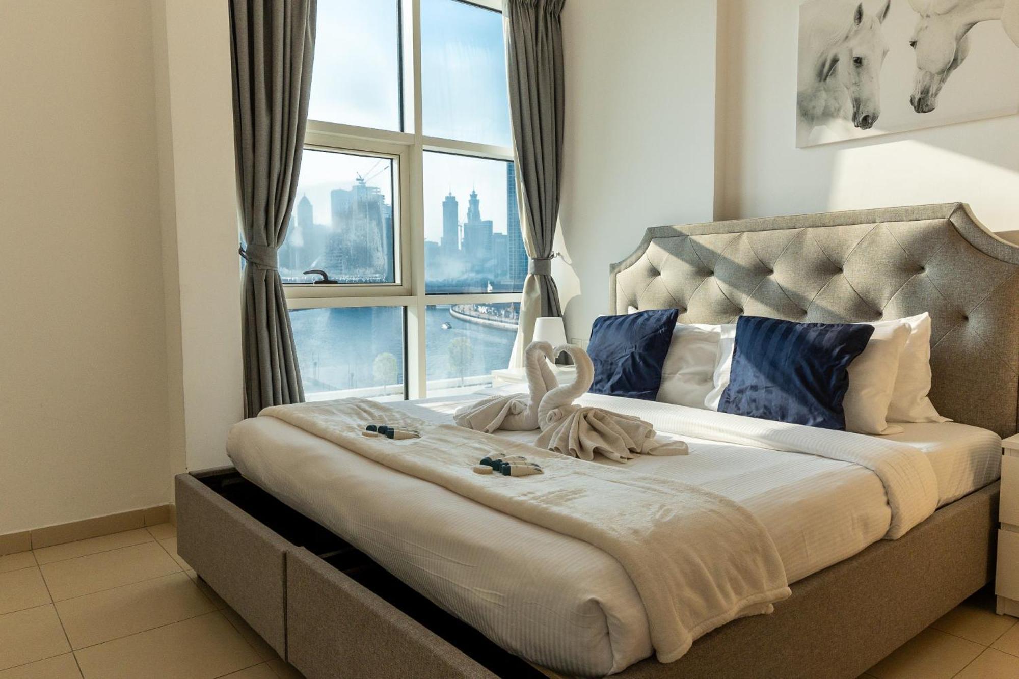 Apartment 1br With Full Canal View - Down Town Dubai