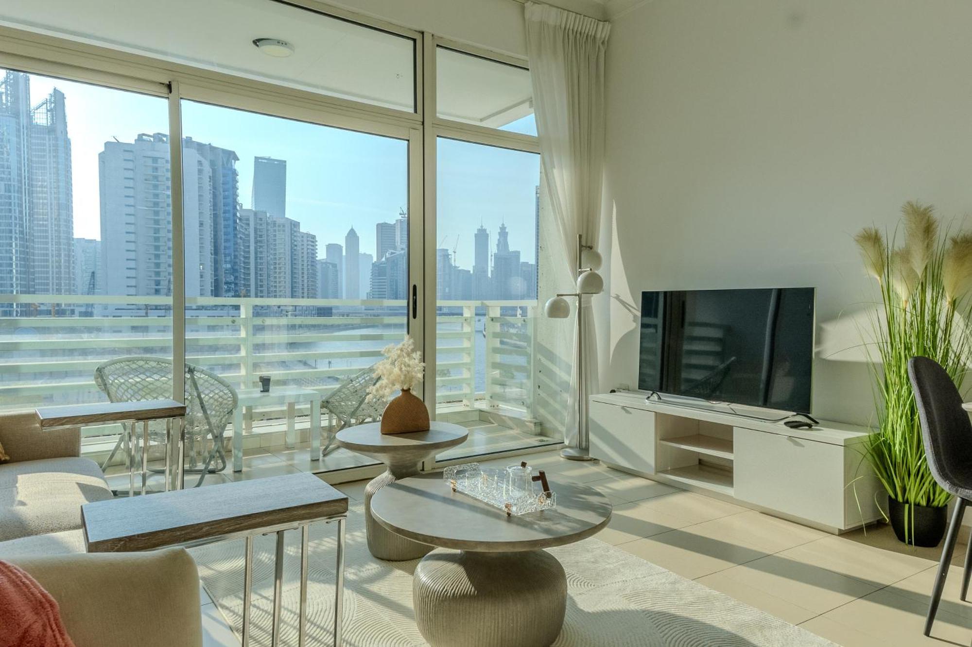 1br With Full Canal View - Down Town *