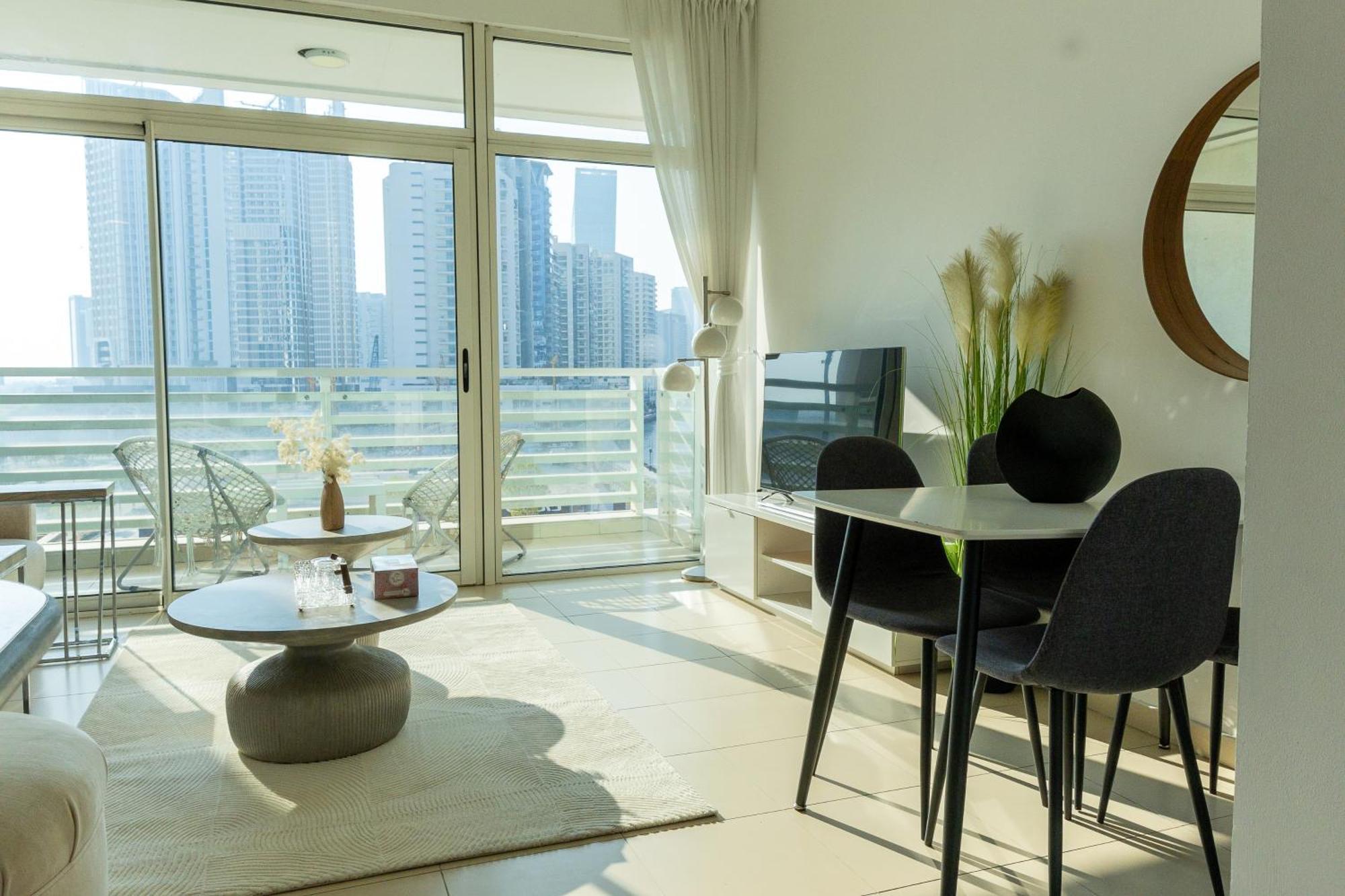 1br With Full Canal View - Down Town *
